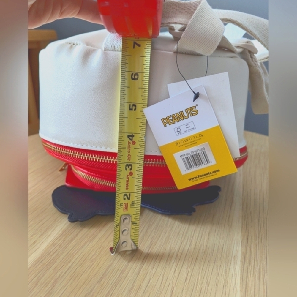 BNWT Peanuts Snoopy Knapsack/Backpack/Bag - Picture 11 of 16